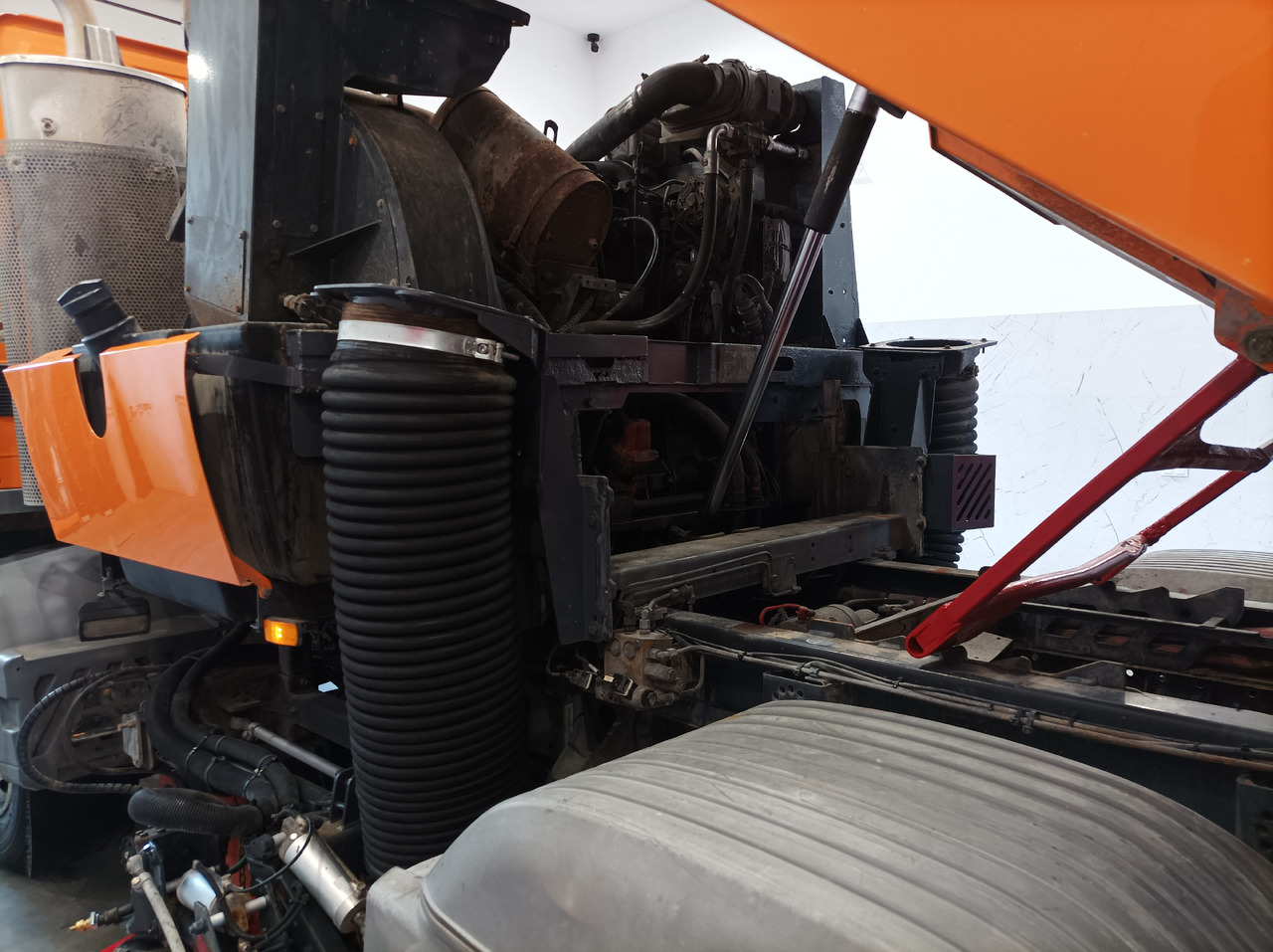 سياره كنس شوارع MERCEDES-BENZ Atego 1018 Zamiatarka Kehrmaschine BUCHER Szczotki L/R PM10 2 Silniki 2012r: صورة 17