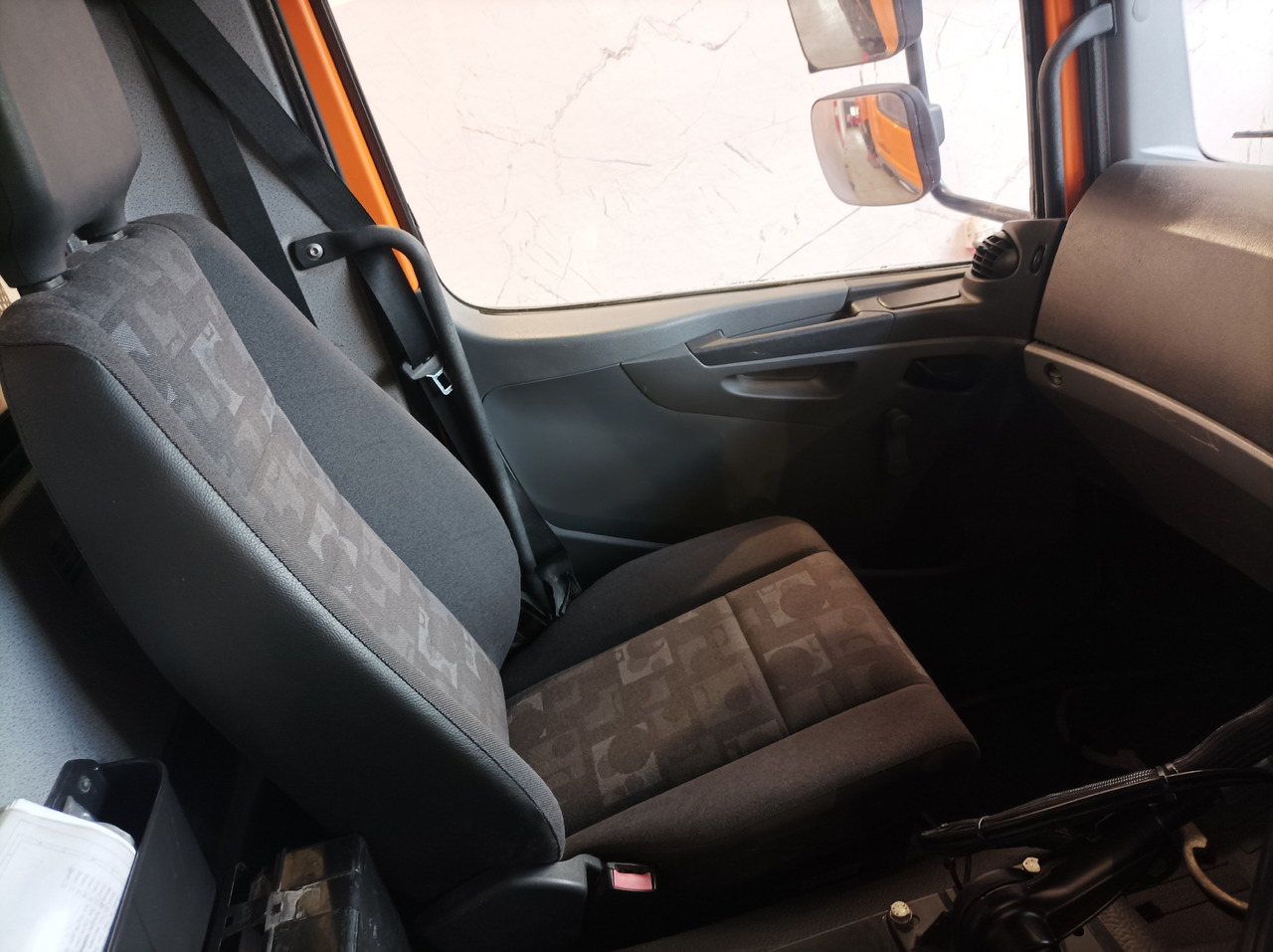 سياره كنس شوارع MERCEDES-BENZ Atego 1018 Zamiatarka Kehrmaschine BUCHER Szczotki L/R PM10 2 Silniki 2012r: صورة 21