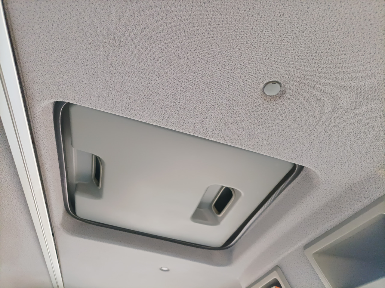 سياره كنس شوارع MERCEDES-BENZ Atego 1018 Zamiatarka Kehrmaschine BUCHER Szczotki L/R PM10 2 Silniki 2012r: صورة 29