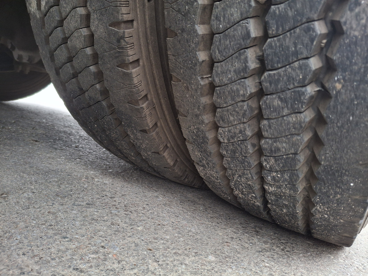 سياره كنس شوارع MERCEDES-BENZ Atego 1523 Zamiatarka Kehrmaschine Schmidt Street King 660 Euro 6 PM10 2 Motoren Szczotki L/R 2016r: صورة 12