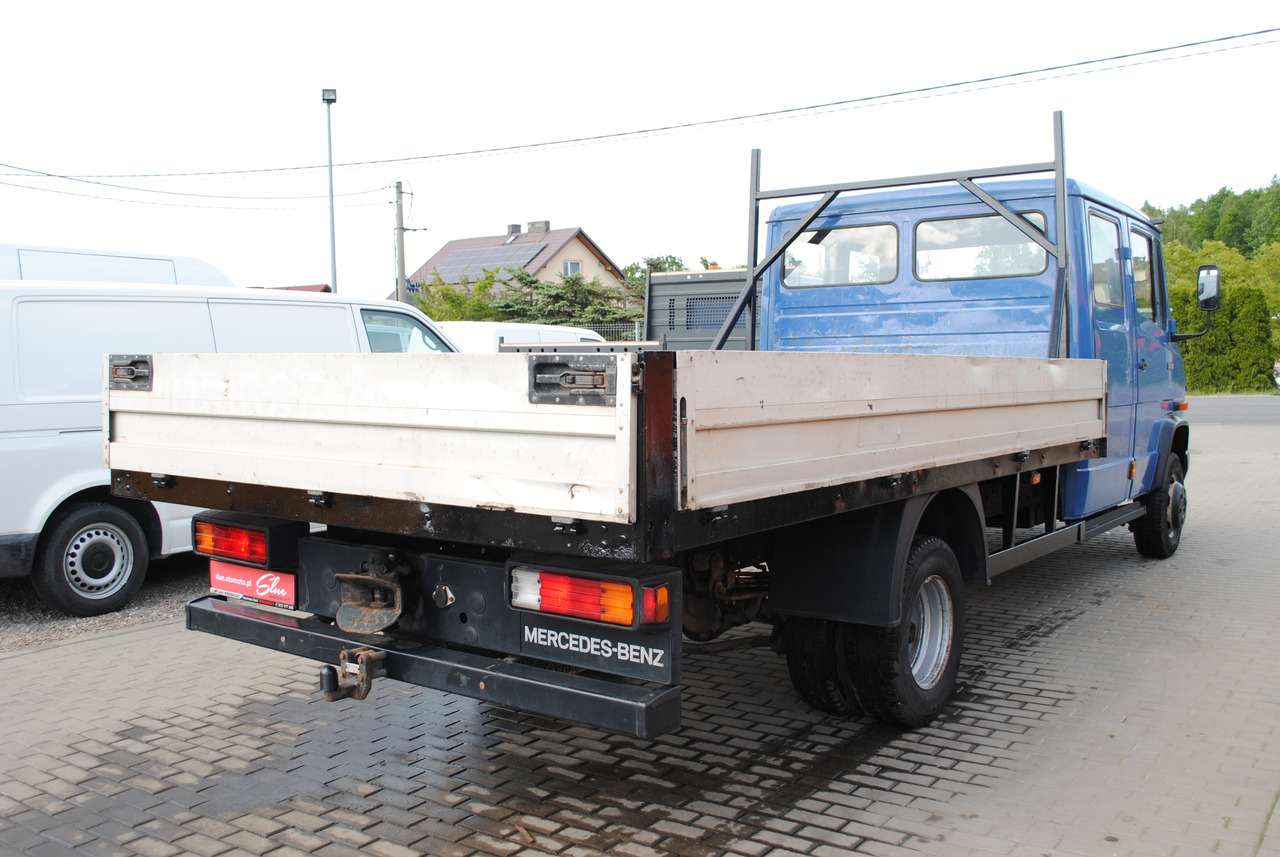 Mercedes-Benz 711D Doka Dubel Kabina Pritsche Doppelkabine - شاحنات مسطحة: صورة 4 Mercedes-Benz 711D Doka Dubel Kabina Pritsche Doppelkabine - شاحنات مسطحة: صورة 4