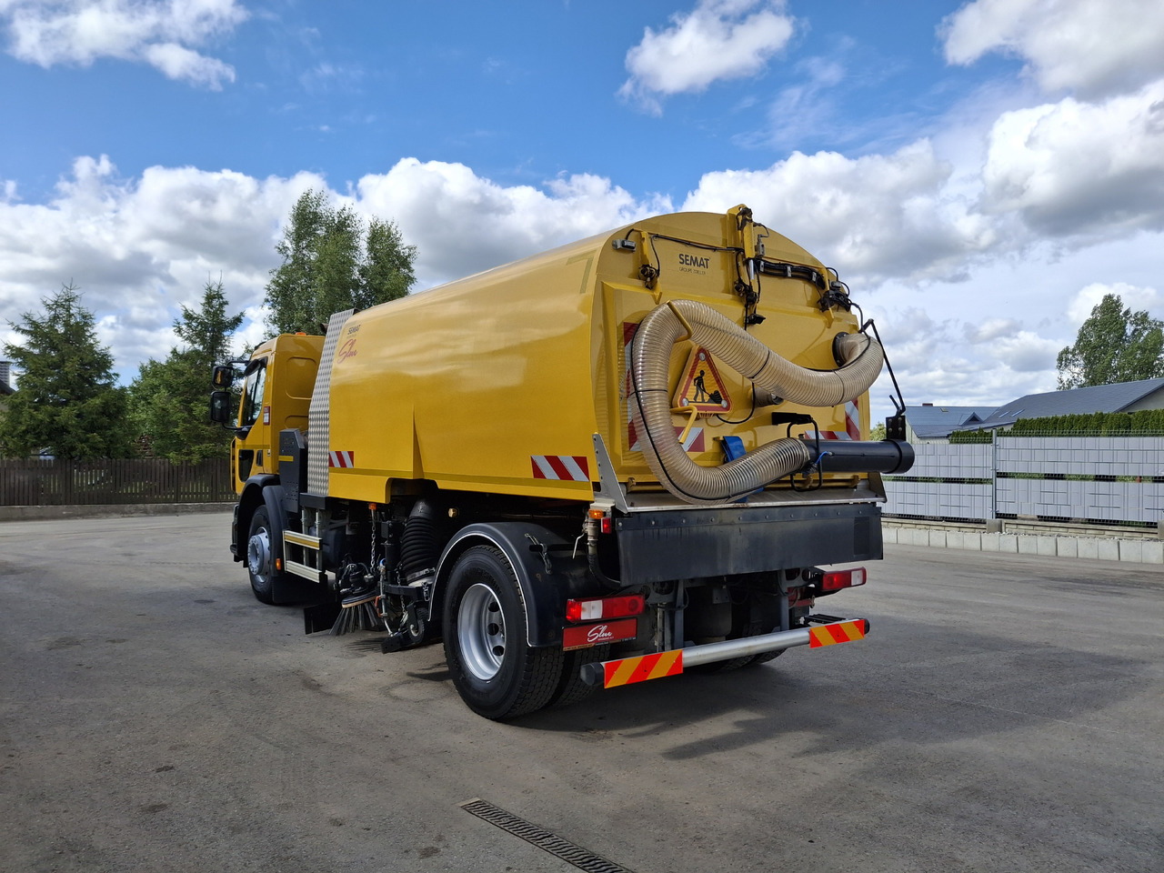 RENAULT C280 Kehrmaschine Zamiatarka SEMAT Zoeller FAUN Karcher L/R 2 Motoren 2018r 740 Mth Euro 6 - سياره كنس شوارع: صورة 4 RENAULT C280 Kehrmaschine Zamiatarka SEMAT Zoeller FAUN Karcher L/R 2 Motoren 2018r 740 Mth Euro 6 - سياره كنس شوارع: صورة 4