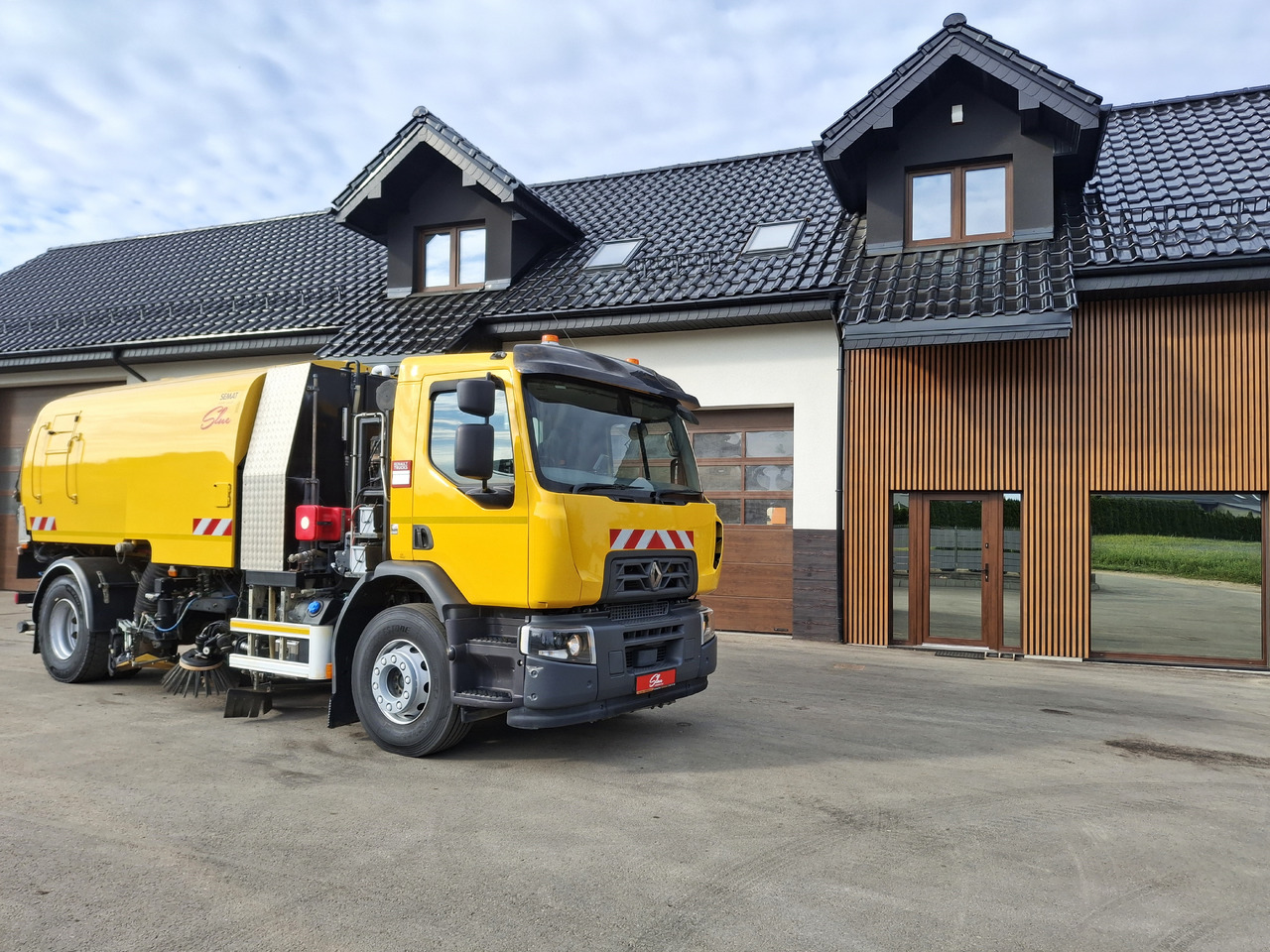 RENAULT C280 SEMAT ZOELLER Zamiatarka Kehrmaschine Euro 6 PM Karcher L/R 2 Motoren 2018r Hochdruckreinigung - سياره كنس شوارع: صورة 1 RENAULT C280 SEMAT ZOELLER Zamiatarka Kehrmaschine Euro 6 PM Karcher L/R 2 Motoren 2018r Hochdruckreinigung - سياره كنس شوارع: صورة 1