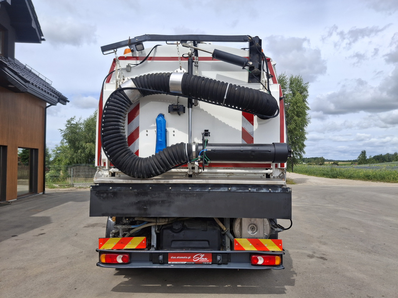 RENAULT D16 Zamiatarka Kehrmaschine FAUN Euro 6 PM10 Szczotki L/R Karcher Rura Do Liści 2 Motoren - سياره كنس شوارع: صورة 4 RENAULT D16 Zamiatarka Kehrmaschine FAUN Euro 6 PM10 Szczotki L/R Karcher Rura Do Liści 2 Motoren - سياره كنس شوارع: صورة 4