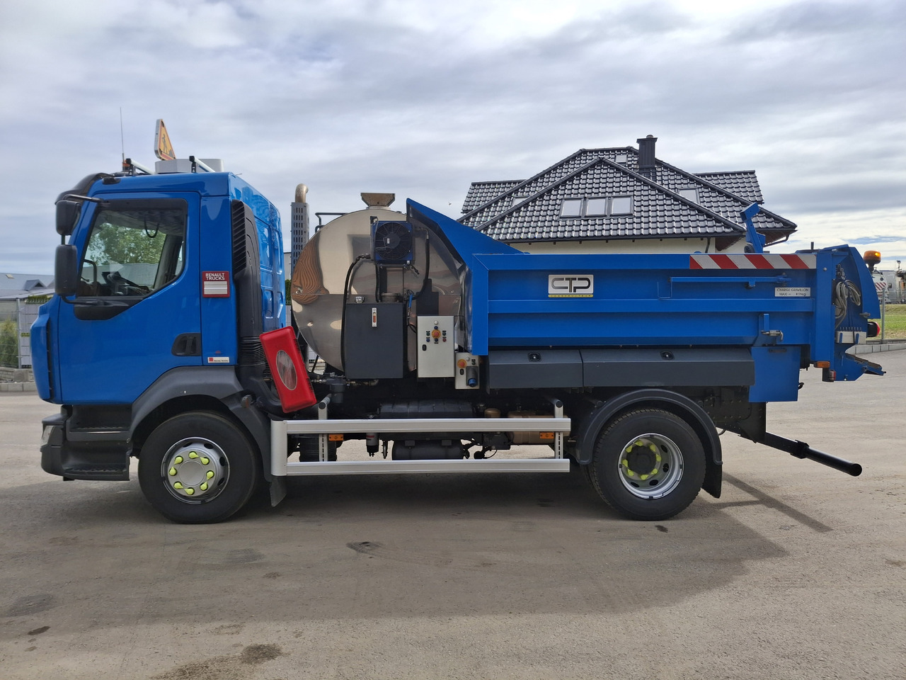 Renault D16 - موزع الأسفلت: صورة 5 Renault D16 - موزع الأسفلت: صورة 5