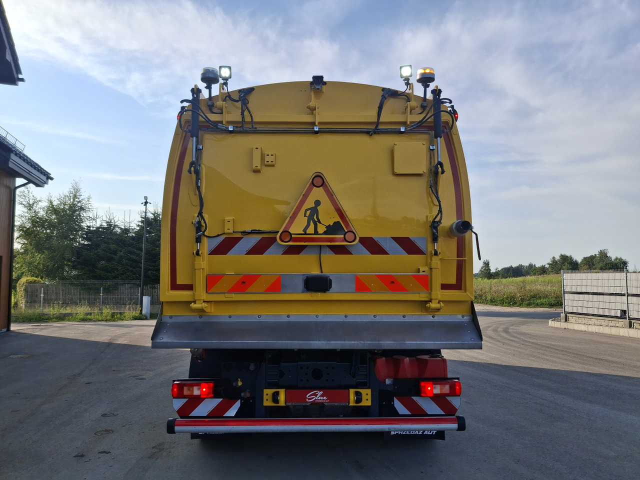 VOLVO FMX 420 Zamiatarka Kehrmaschine Euro 6 PM2.5 BROCK VS 7 TECH Karcher L/R 2145 Mth 2021r - سياره كنس شوارع: صورة 5 VOLVO FMX 420 Zamiatarka Kehrmaschine Euro 6 PM2.5 BROCK VS 7 TECH Karcher L/R 2145 Mth 2021r - سياره كنس شوارع: صورة 5