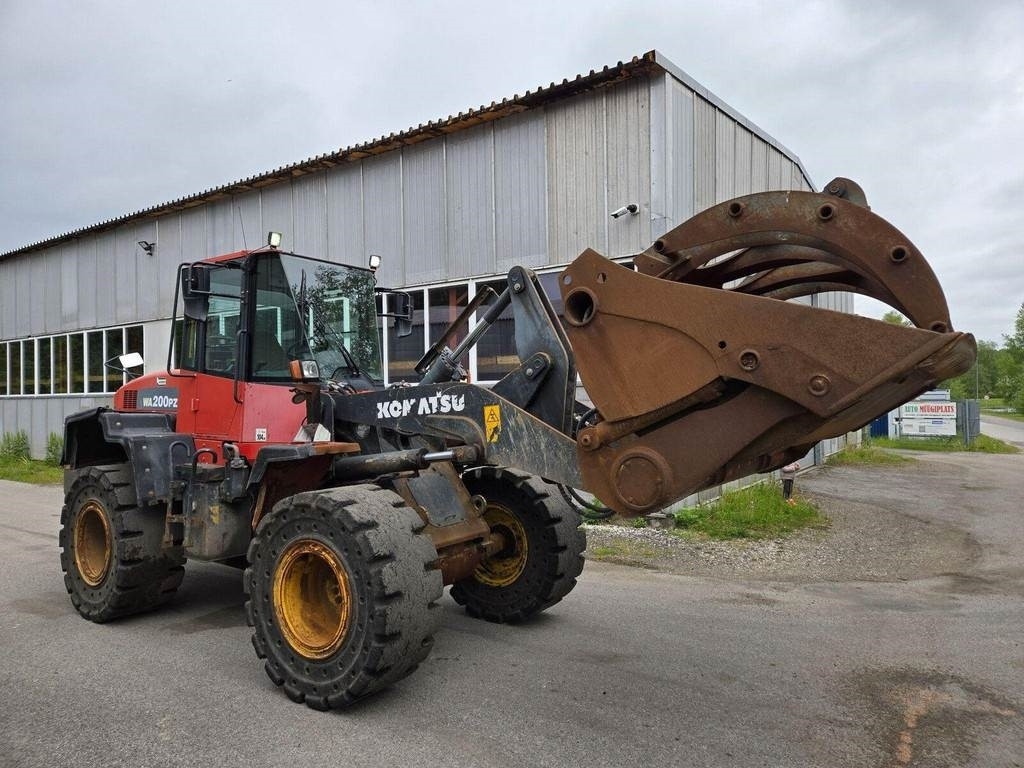 Komatsu WA200PZ-6 - اللودر بعجل: صورة 4 Komatsu WA200PZ-6 - اللودر بعجل: صورة 4