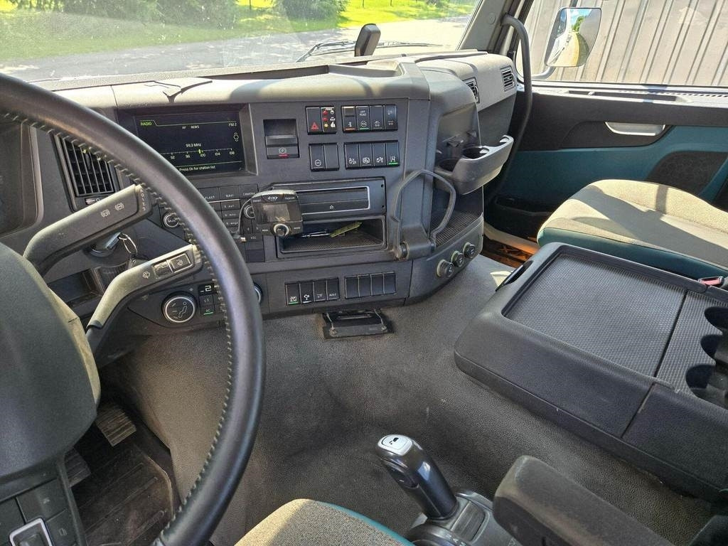 شاحنة برافعة خطافية Volvo FMX450 6X2 JOAB: صورة 17