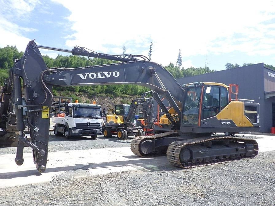 Volvo EC 300 E - حفار زاحف: صورة 1 Volvo EC 300 E - حفار زاحف: صورة 1