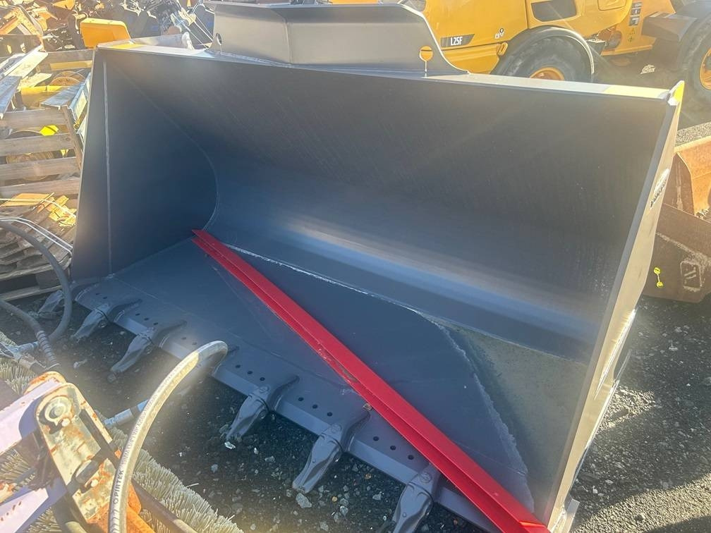 Volvo Erdbauschaufel für L110H - بكت - آلات الإنشاء: صورة 1 Volvo Erdbauschaufel für L110H - بكت - آلات الإنشاء: صورة 1