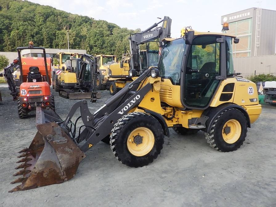 Volvo L 25 F - اللودر بعجل: صورة 1 Volvo L 25 F - اللودر بعجل: صورة 1
