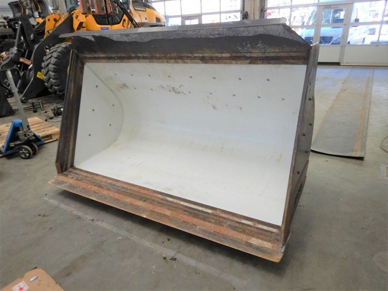 Volvo Schaufel Festanbau für L70H, L90H - بكت - آلات الإنشاء: صورة 1 Volvo Schaufel Festanbau für L70H, L90H - بكت - آلات الإنشاء: صورة 1