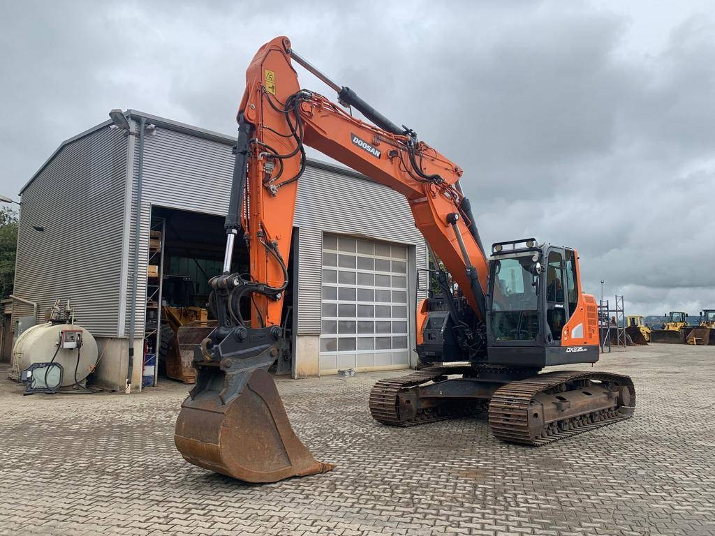 Doosan DX 235 LCR-5 - حفار زاحف: صورة 1 Doosan DX 235 LCR-5 - حفار زاحف: صورة 1