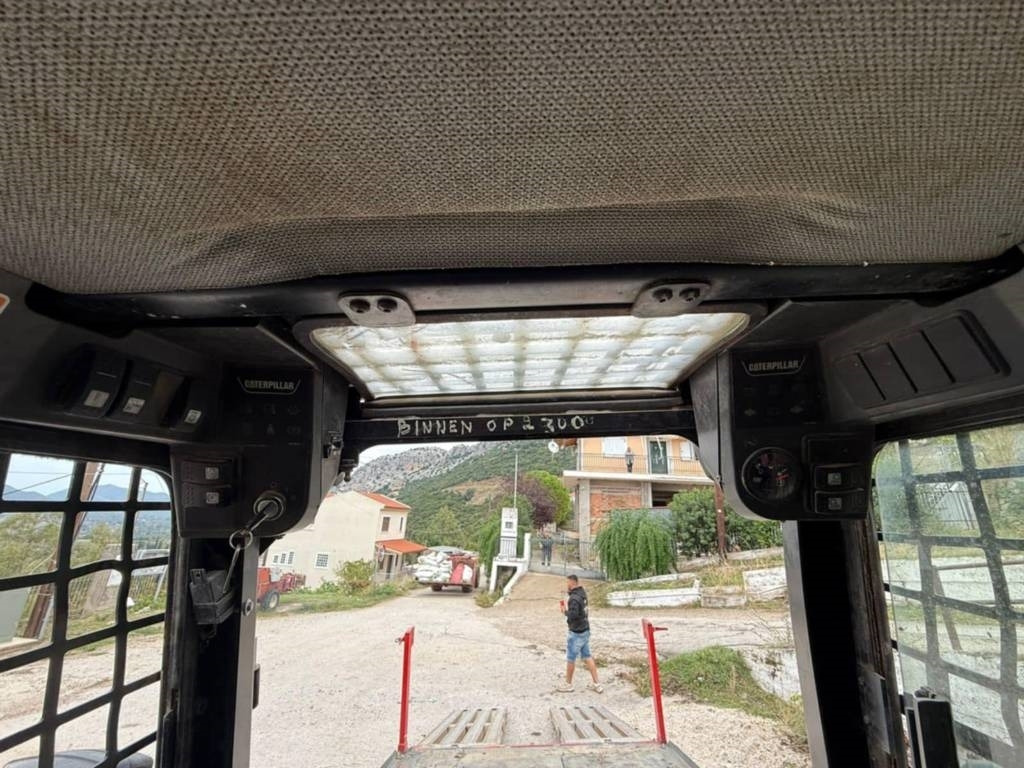 CAT 216  - شيول صغير: صورة 5 CAT 216  - شيول صغير: صورة 5