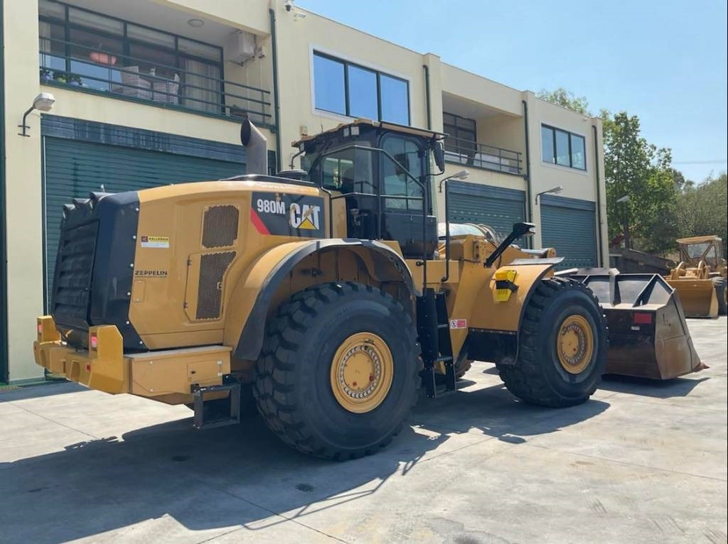 اللودر بعجل CAT 980M: صورة 6