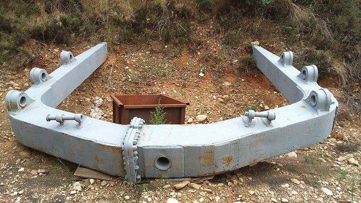 CAT D9G/D9H - نصل - آلات الإنشاء: صورة 1 CAT D9G/D9H - نصل - آلات الإنشاء: صورة 1