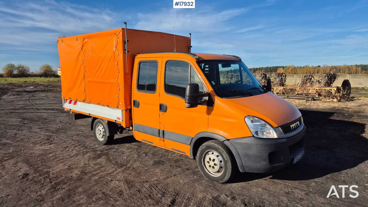 IVECO 35S14D double cab with box body (2011) - شاحنة مغلقة بستائر جانبية, الشاحنات الصغيرة كابينة مزدوجة: صورة 1 IVECO 35S14D double cab with box body (2011) - شاحنة مغلقة بستائر جانبية, الشاحنات الصغيرة كابينة مزدوجة: صورة 1