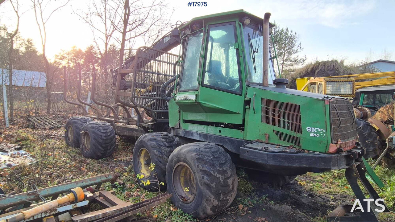 John Deere 810D forwarder (2007) - جرار شحن جذوع أشجار الغابات: صورة 1 John Deere 810D forwarder (2007) - جرار شحن جذوع أشجار الغابات: صورة 1