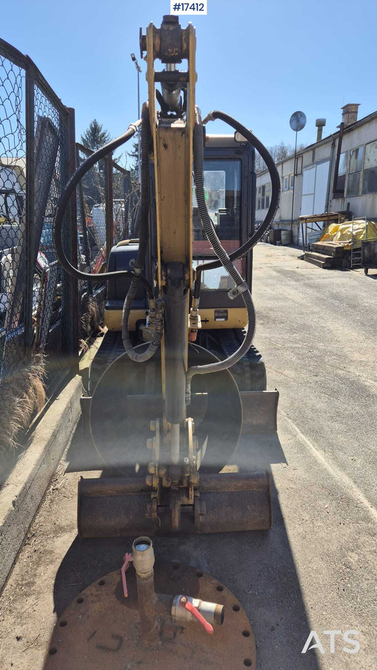 Mini excavator CATERPILLAR 302.5 (2004) two buckets, quick couplers. - حفار صغير: صورة 3 Mini excavator CATERPILLAR 302.5 (2004) two buckets, quick couplers. - حفار صغير: صورة 3