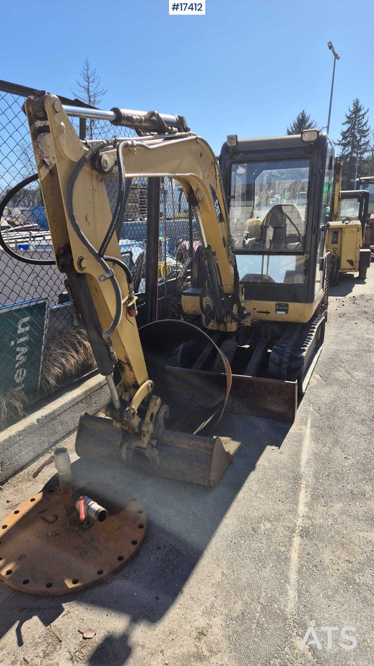 Mini excavator CATERPILLAR 302.5 (2004) two buckets, quick couplers. - حفار صغير: صورة 4 Mini excavator CATERPILLAR 302.5 (2004) two buckets, quick couplers. - حفار صغير: صورة 4