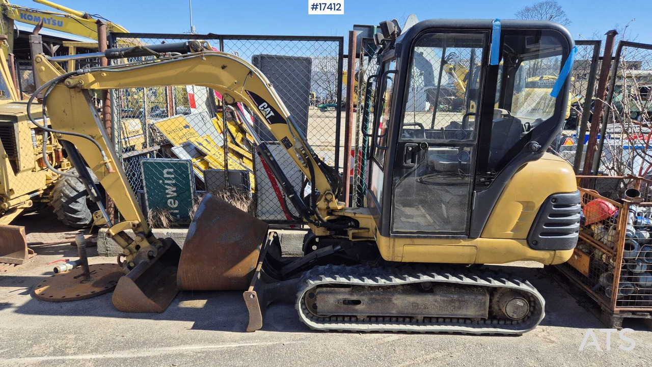 Mini excavator CATERPILLAR 302.5 (2004) two buckets, quick couplers. - حفار صغير: صورة 2 Mini excavator CATERPILLAR 302.5 (2004) two buckets, quick couplers. - حفار صغير: صورة 2