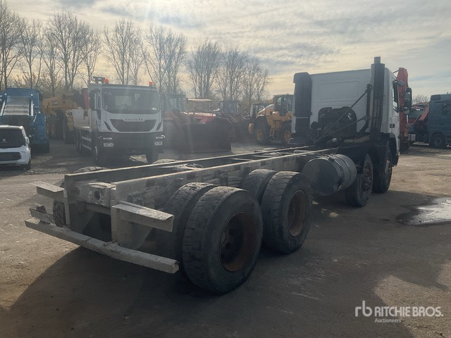 1999 Volvo FM12 8x4 Twin-Steer Cab and Chassis - شاحنة بهيكل معدني للمقصورة: صورة 3 1999 Volvo FM12 8x4 Twin-Steer Cab and Chassis - شاحنة بهيكل معدني للمقصورة: صورة 3