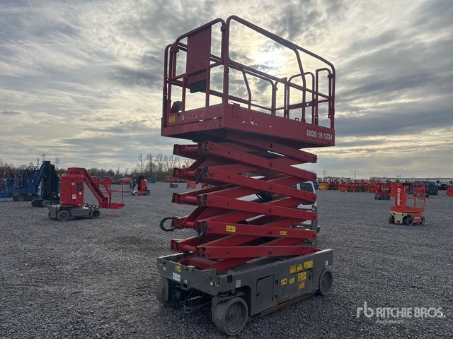 2014 Genie GS-4047 Electric Scissor Lift - مرفاع مقصي: صورة 4 2014 Genie GS-4047 Electric Scissor Lift - مرفاع مقصي: صورة 4