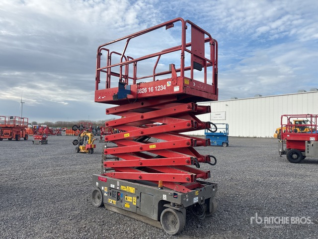 2014 Genie GS-4047 Electric Scissor Lift - مرفاع مقصي: صورة 3 2014 Genie GS-4047 Electric Scissor Lift - مرفاع مقصي: صورة 3