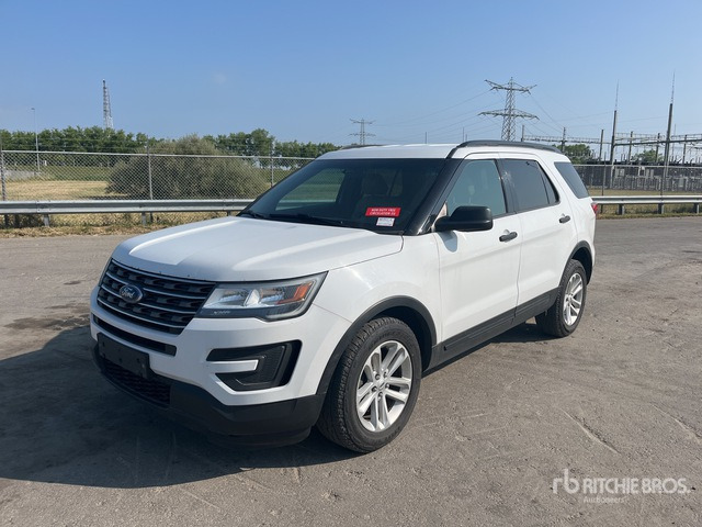 2015 Ford Explorer Base 3.5 4WD SUV - سيارة دفع رباعي: صورة 3 2015 Ford Explorer Base 3.5 4WD SUV - سيارة دفع رباعي: صورة 3