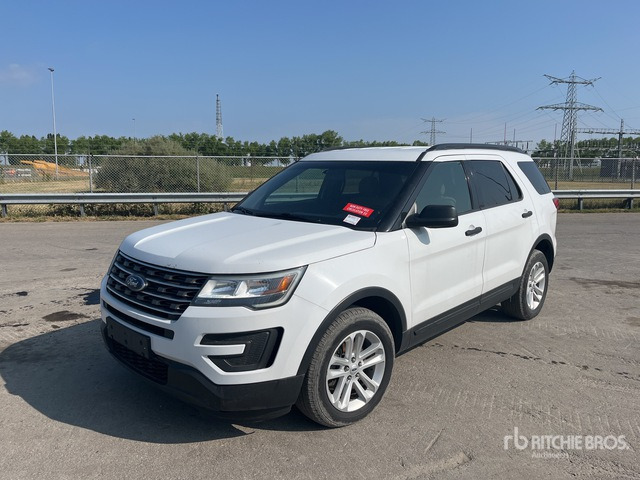 2015 Ford Explorer Base 3.5 4WD SUV - سيارة دفع رباعي: صورة 3 2015 Ford Explorer Base 3.5 4WD SUV - سيارة دفع رباعي: صورة 3