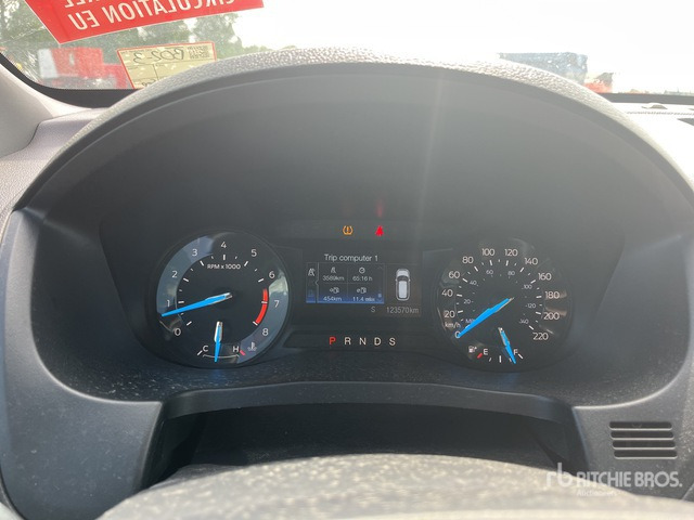 2015 Ford Explorer Base 3.5 4WD SUV - سيارة دفع رباعي: صورة 5 2015 Ford Explorer Base 3.5 4WD SUV - سيارة دفع رباعي: صورة 5