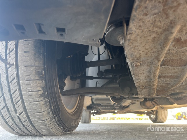 2015 Ford Explorer Base 3.5 4WD SUV - سيارة دفع رباعي: صورة 5 2015 Ford Explorer Base 3.5 4WD SUV - سيارة دفع رباعي: صورة 5