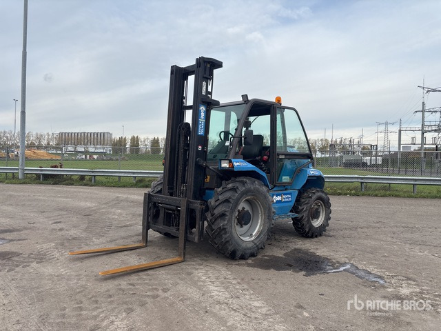2015 Manitou M30-4 4x4 Rough Terrain Forklift - رافعة شوكية للأراضي الوعرة: صورة 2 2015 Manitou M30-4 4x4 Rough Terrain Forklift - رافعة شوكية للأراضي الوعرة: صورة 2