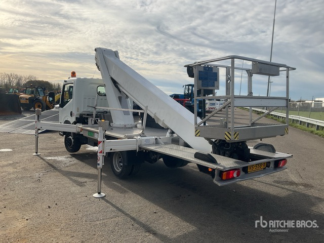 2015 Nissan Cabstar 2015 Palfinger P260B 230 kg Str ... Boom Truck - منصة محمولة مثبتة على الشاحنة: صورة 3 2015 Nissan Cabstar 2015 Palfinger P260B 230 kg Str ... Boom Truck - منصة محمولة مثبتة على الشاحنة: صورة 3