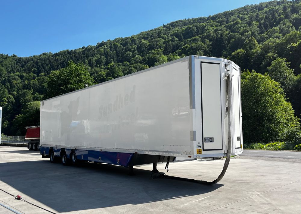 Pezzaioli HMK Industri // Do przewozu zwierząt // 2004 Rok // 3 Pokłady // Waga // Osi skrętne // Oznonacja // - نصف مقطورة للماشية: صورة 4 Pezzaioli HMK Industri // Do przewozu zwierząt // 2004 Rok // 3 Pokłady // Waga // Osi skrętne // Oznonacja // - نصف مقطورة للماشية: صورة 4