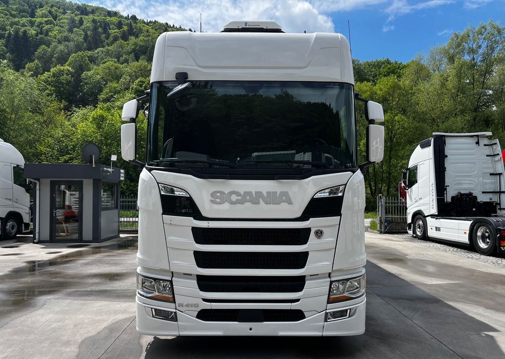 Scania R410 // 2018 Rok 6x2 // Retarder // Automat // Led // Navi // 77 // - شاحنة ذات ستائر جانبية: صورة 2 Scania R410 // 2018 Rok 6x2 // Retarder // Automat // Led // Navi // 77 // - شاحنة ذات ستائر جانبية: صورة 2