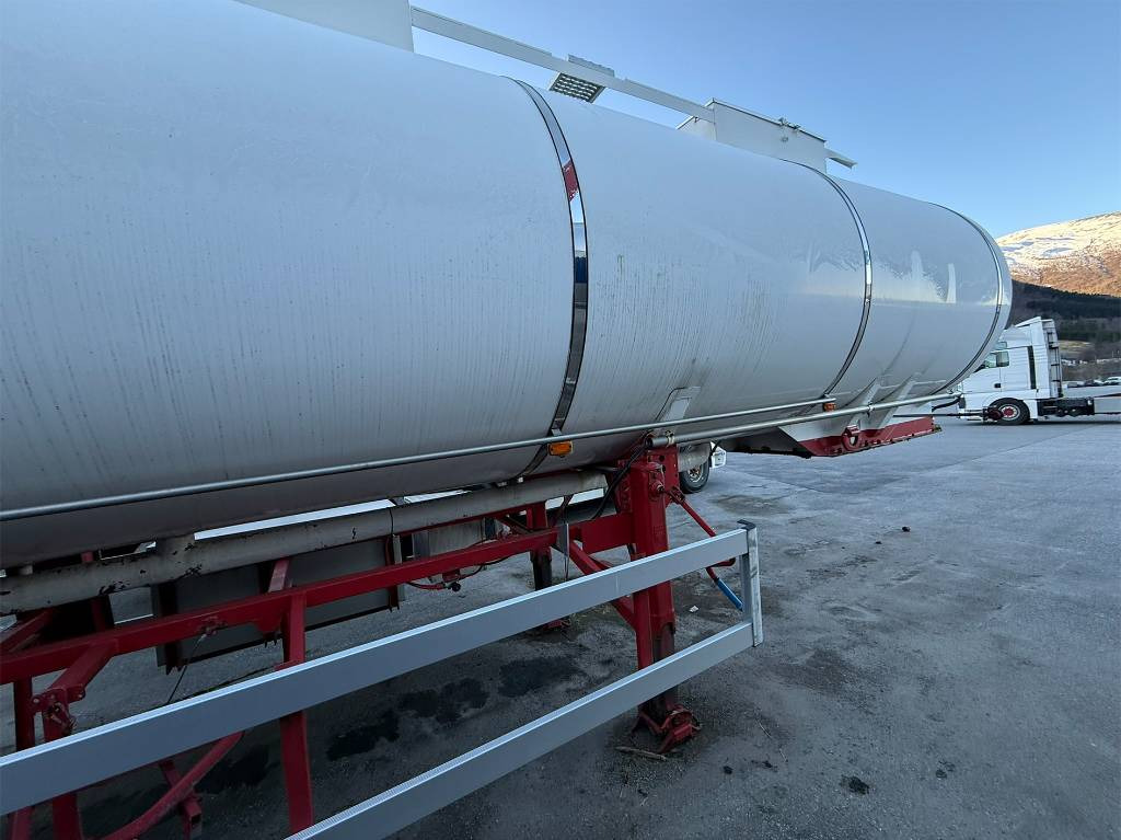 Annet Schrader tank trailer 32 m2 - نصف مقطورة صهريج: صورة 2 Annet Schrader tank trailer 32 m2 - نصف مقطورة صهريج: صورة 2