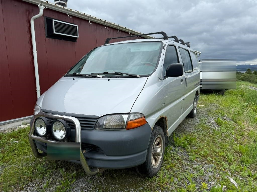Toyota Hiace 4x4 - فان المدمجة: صورة 4 Toyota Hiace 4x4 - فان المدمجة: صورة 4