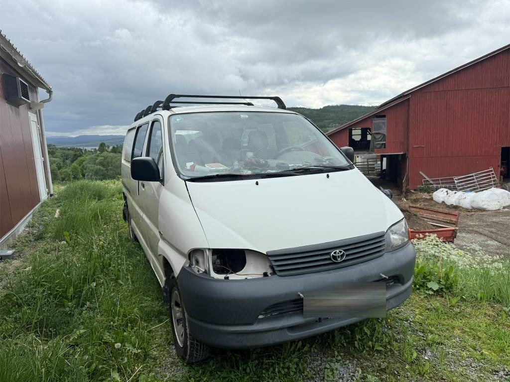 Toyota Hiace 4x4 - فان المدمجة: صورة 2 Toyota Hiace 4x4 - فان المدمجة: صورة 2