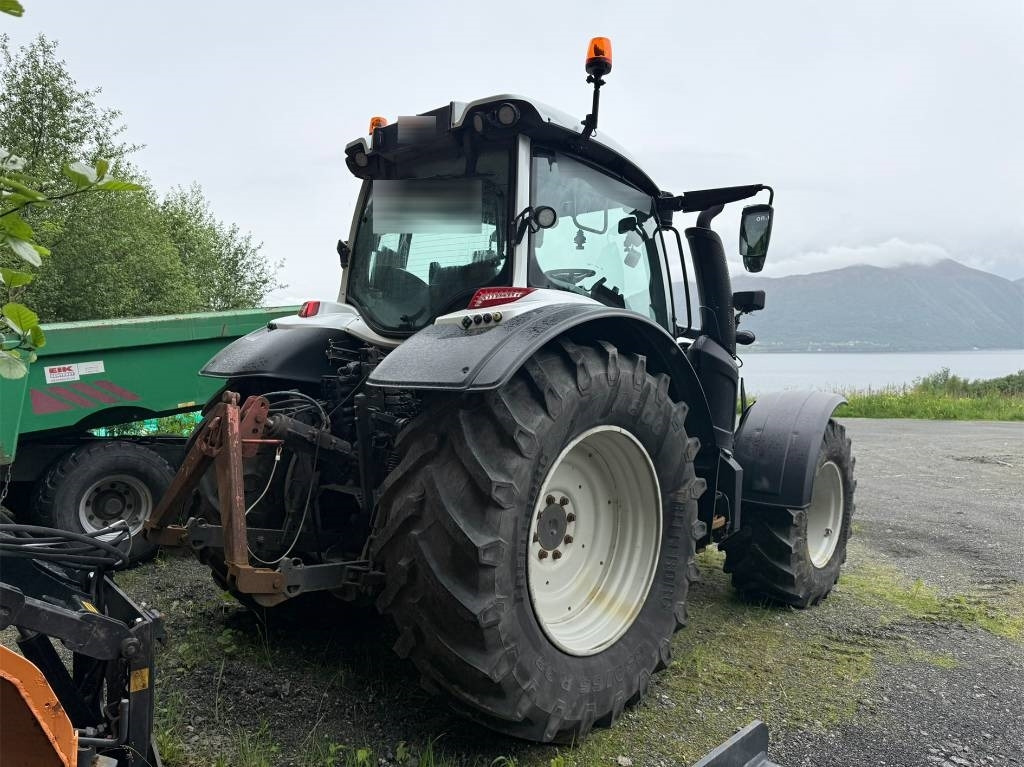 Valtra N 174 med frontlaster - جرار: صورة 3 Valtra N 174 med frontlaster - جرار: صورة 3