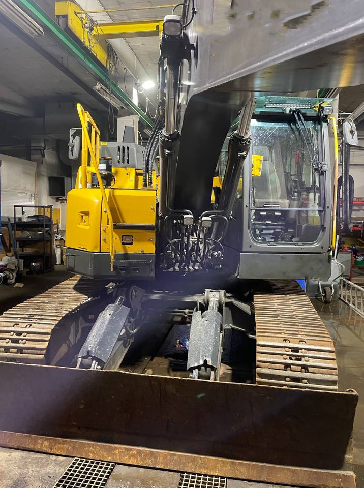 Volvo ECR 235 E - حفار زاحف: صورة 4 Volvo ECR 235 E - حفار زاحف: صورة 4