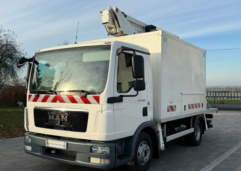 MAN TGL 12.250 - منصة محمولة مثبتة على الشاحنة: صورة 1 MAN TGL 12.250 - منصة محمولة مثبتة على الشاحنة: صورة 1