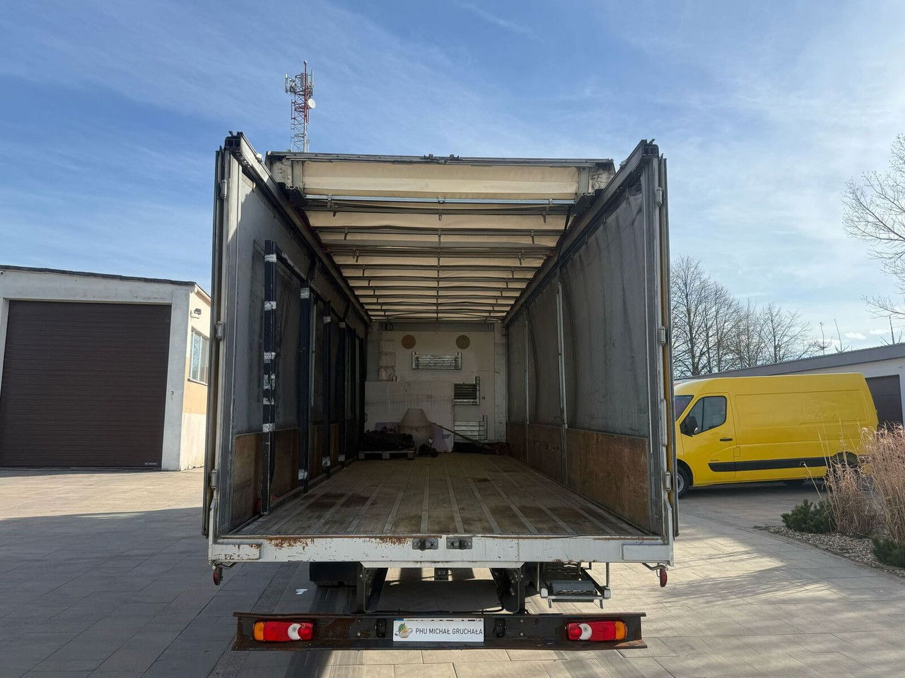 شاحنة ذات ستائر جانبية Renault 12 D12: صورة 15