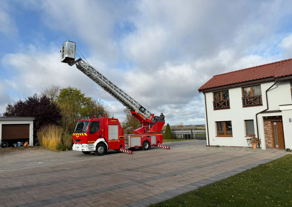 Renault Midlum 210 - شاحنة حريق: صورة 2 Renault Midlum 210 - شاحنة حريق: صورة 2