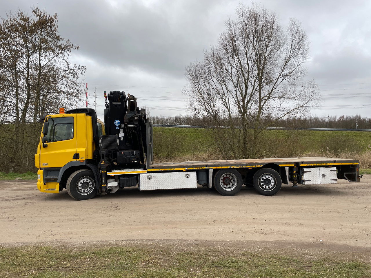 DAF 85.410 Met Effer 470 6s laadkraan ladekran loadercrane crane palfinger hiab - شاحنة كرين: صورة 2 DAF 85.410 Met Effer 470 6s laadkraan ladekran loadercrane crane palfinger hiab - شاحنة كرين: صورة 2