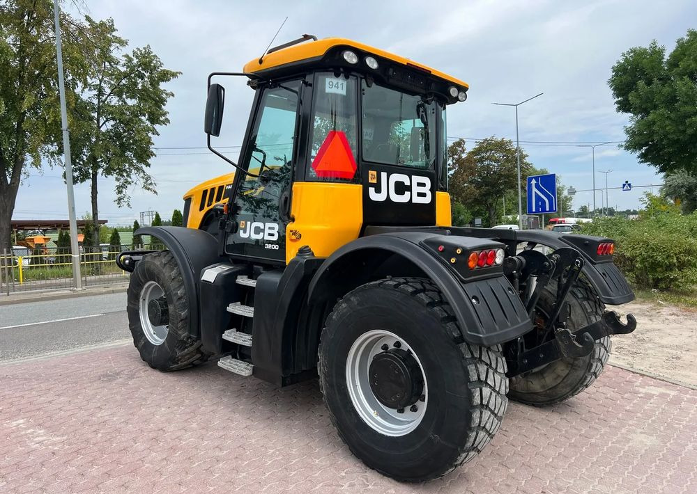JCB Fastrac 3200 Sisu Xtra - جرار: صورة 3 JCB Fastrac 3200 Sisu Xtra - جرار: صورة 3