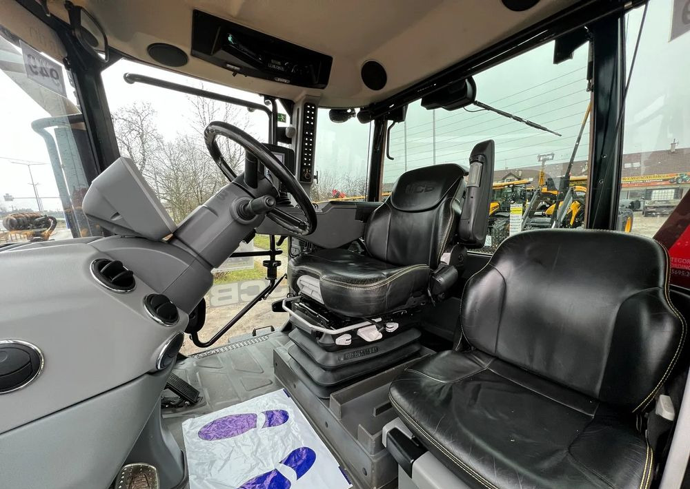 جرار JCB Fastrac 4220 | 2017 ROK | 220 KM: صورة 13