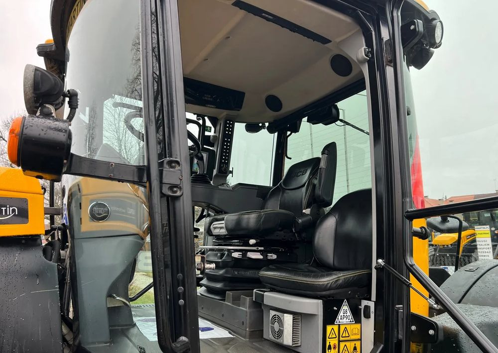 جرار JCB Fastrac 4220 | 2017 ROK | 220 KM: صورة 11