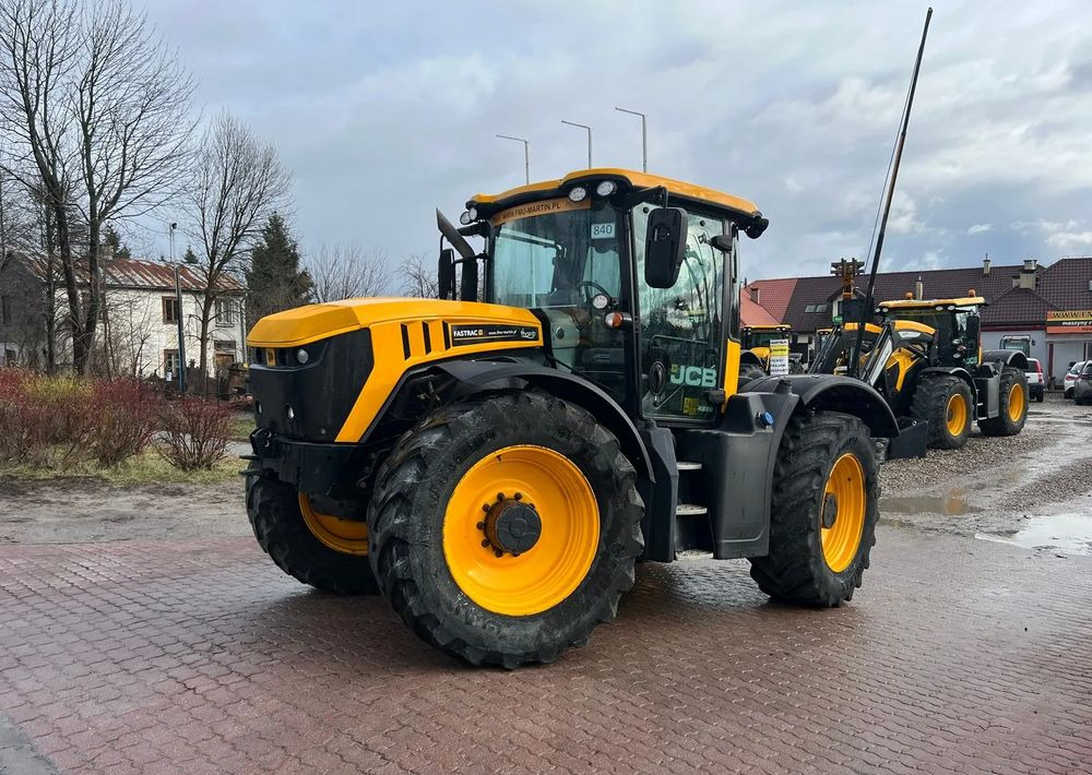 JCB Fastrac 4220 - جرار: صورة 1 JCB Fastrac 4220 - جرار: صورة 1