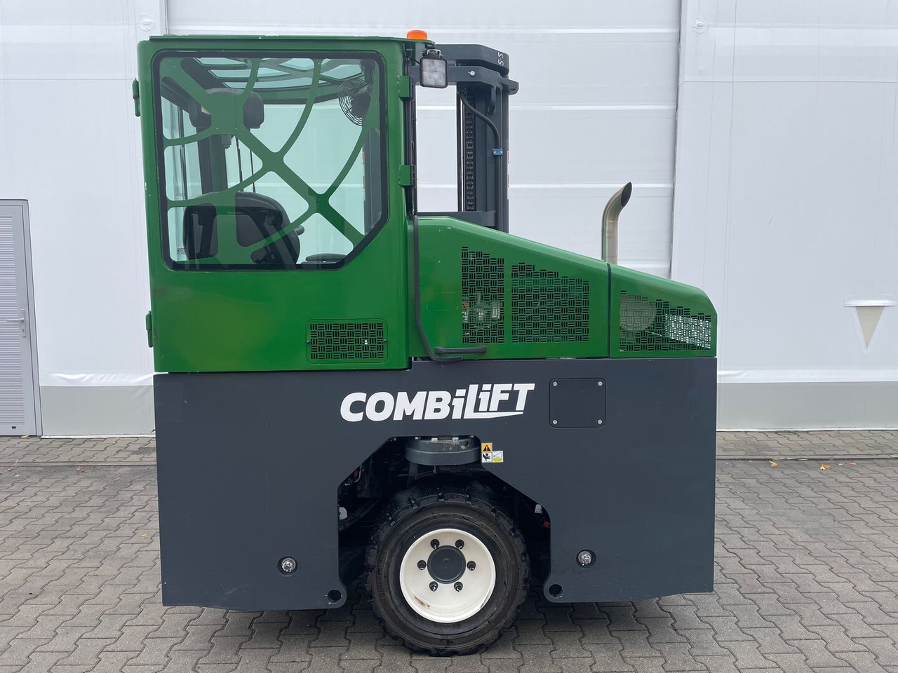 Combilift C4000 - رافعة شوكية للوصول للأماكن الضيقة ب4 اتجاهات: صورة 4 Combilift C4000 - رافعة شوكية للوصول للأماكن الضيقة ب4 اتجاهات: صورة 4